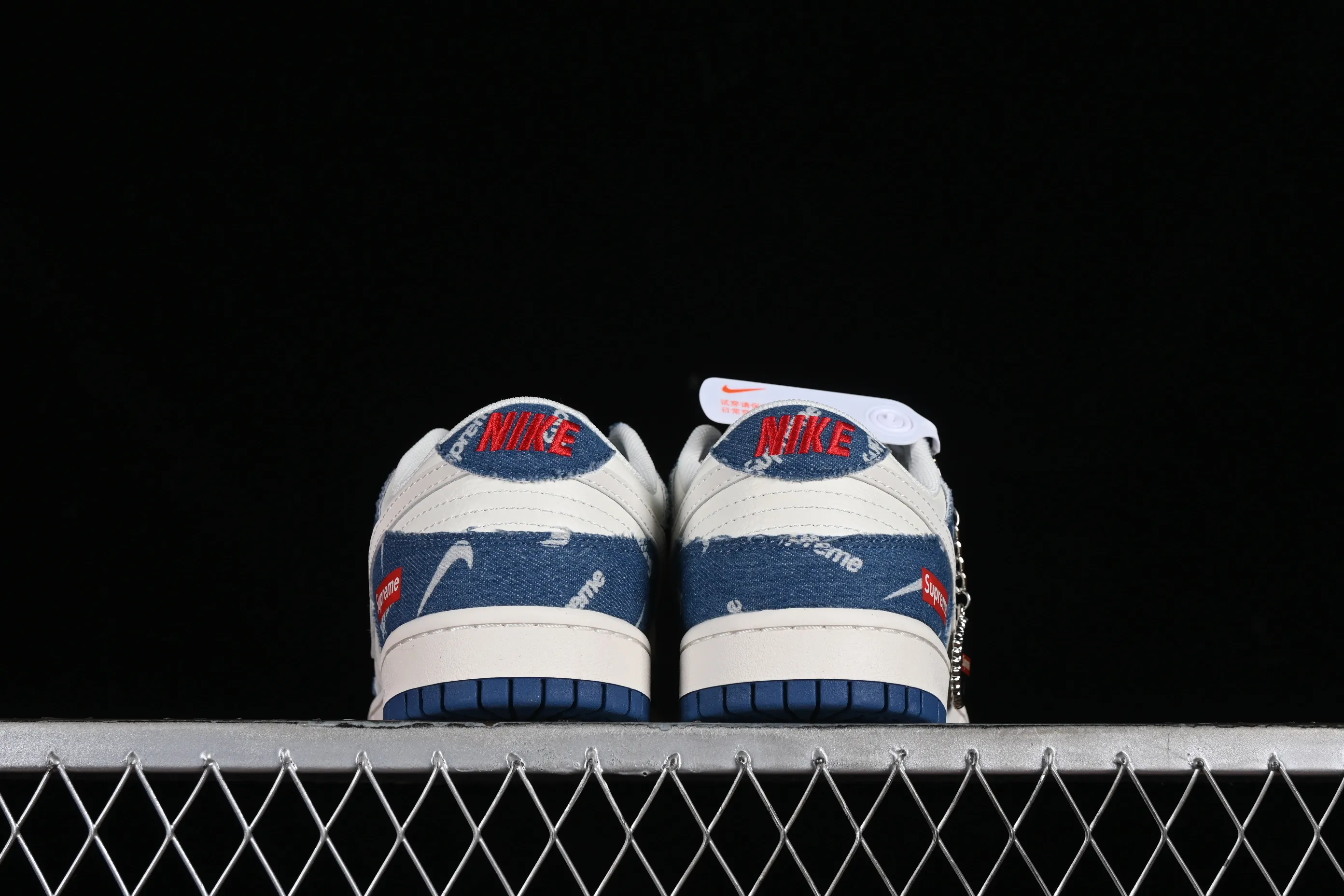All categories Nk SB Dunk series Nk SB Dunk Low Low-top sneakers Nk Dunk Low Supreme-Barrage blue jeans Anniversary high-end customization Low-top casual sneakers FC1688-194
